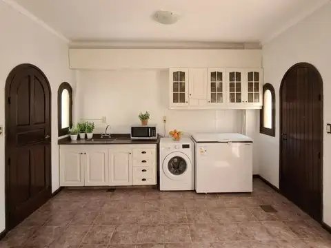 Casa 7 ambientes con 3 baños