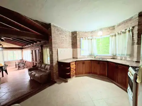 Casa 4 ambientes con 1 baño