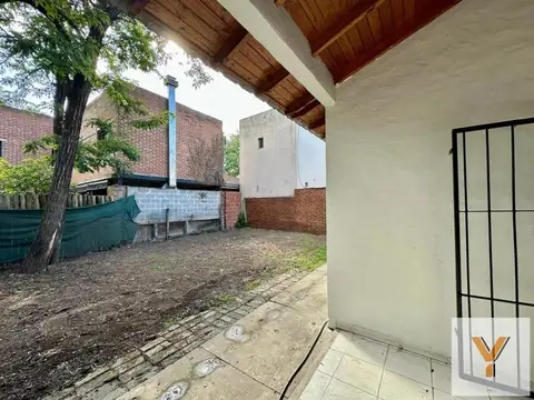 Casa 4 ambientes con 1 baño
