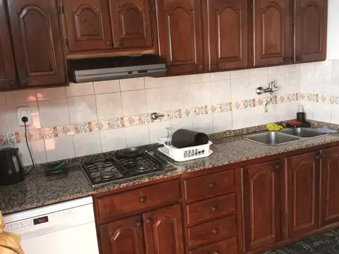 Casa en Venta en Celedonio Escalada, USD 140.000