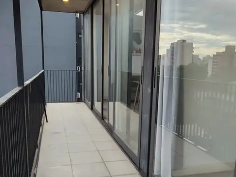 Departamento 2 ambientes con balón y cochera en centro de San Martín