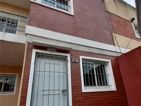 FRENCH 2300, Piso P.B.