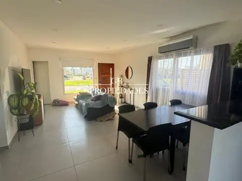 Venta de Casa 4 AMBIENTES en Santa Elena, Pilar del Este