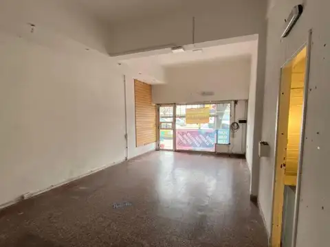 Local en Alquiler en Las Avenidas, $ 600.000