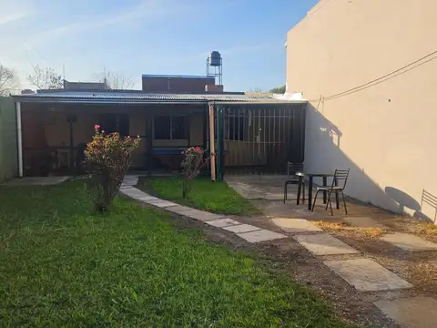 EXCELENTE CASA DE UN DORMITORIO EN ALQUILER G.DRO BAIGORRIA
