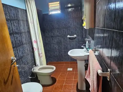 Casa 2 ambientes con 1 baño