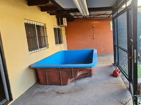 Casa en Alquiler en Granadero Baigorria, $ 400.000