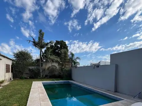 Se vende Casa en frente del Parque de la Agricultura en Esperanza