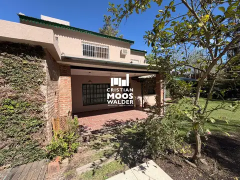 Casa en Venta en Las Glorias, USD 170.000