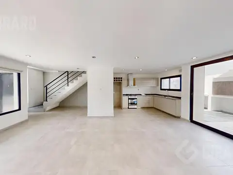 Depto Tipo Casa en Venta de 5 ambientes