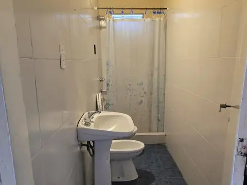 Casa en Alquiler en Temperley, $ 350.000