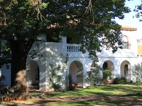 Hotel en Venta 50 años