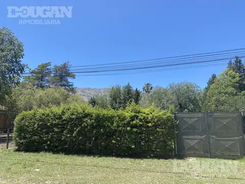 Casa 8 ambientes con 2 baños