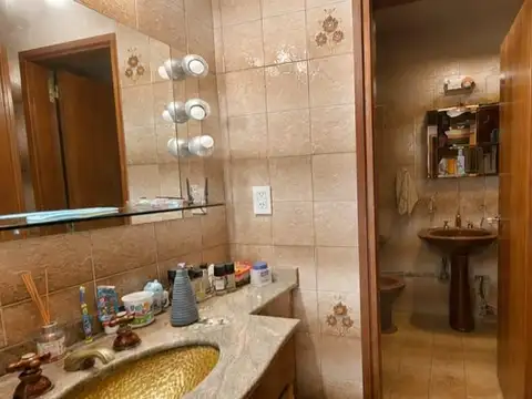 Depto Tipo Casa en Venta de 5 ambientes
