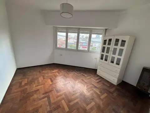 Alvarado 2800, Piso 2