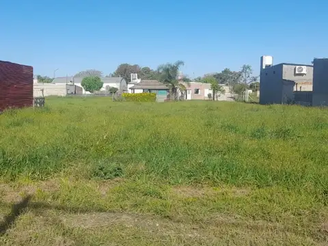VENDE TERRENO EN COLONIA CAVOUR