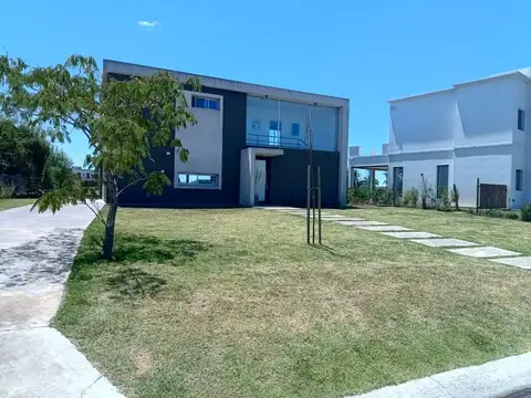 Casa en Alquiler al Sur