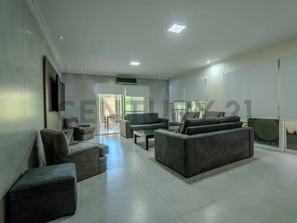 Casa en Venta en Abril Club de Campo – Frente al golf. - Foto 14