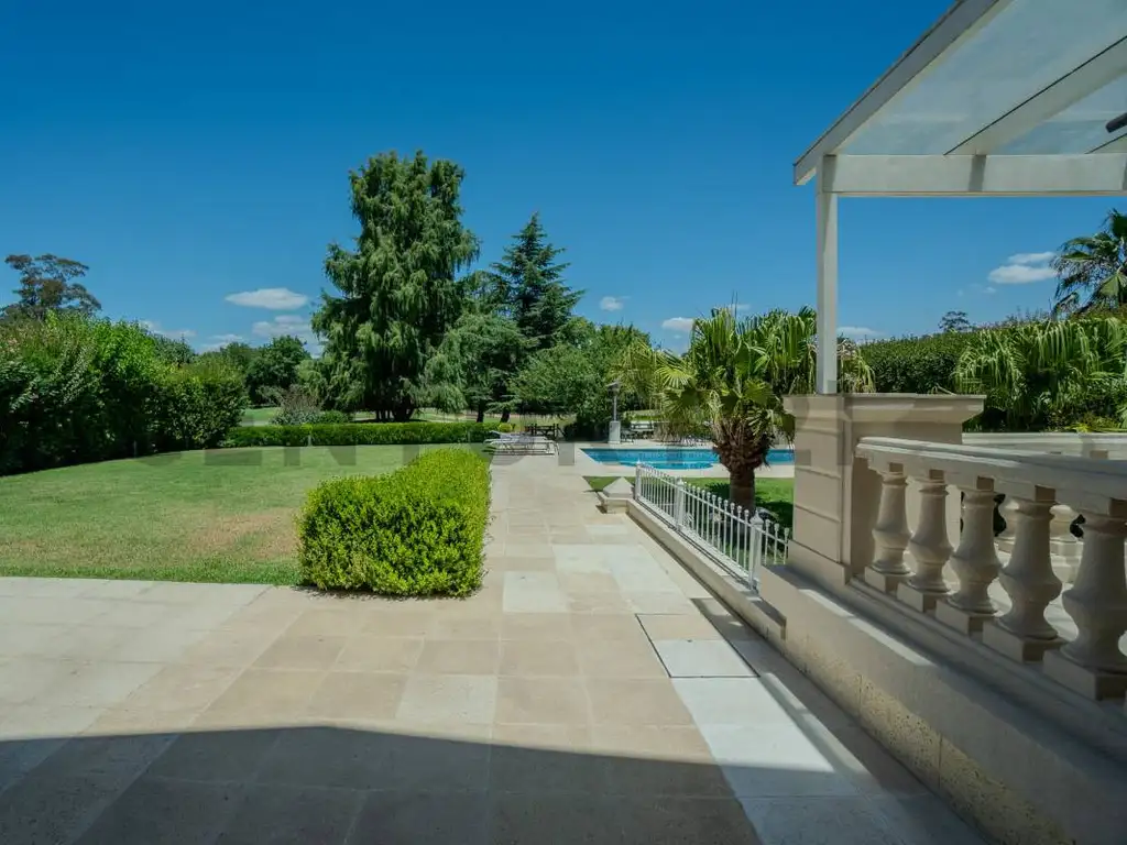 Casa en Venta en Abril Club de Campo – Frente al golf. - Foto 39