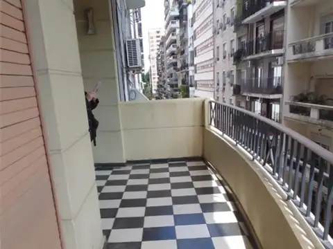 HERMOSO PISO DE 3 DORMITORIOS EN ZONA PRIVILEGIADA.