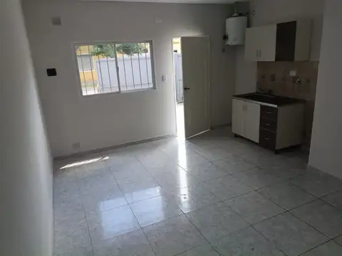 ALQUILER DEPARTAMENTO CON COCHERA Y PATIO GUILLON