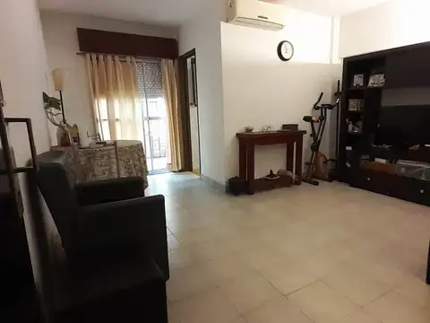 Madero 1400, Piso PB
