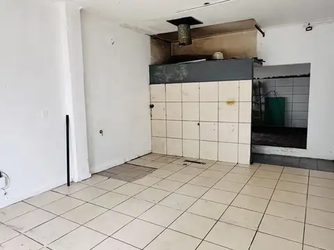 Local comercial - Zona 8 y 42