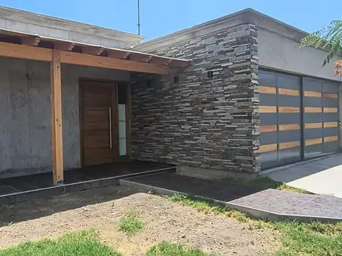 Casa en venta- B° cerrado DE MI TIERRA- Guaymallen