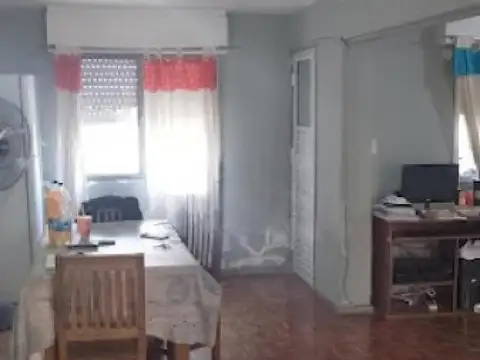 Departamento en venta - 4 Dormitorios 2 Baños - Villa Lugano