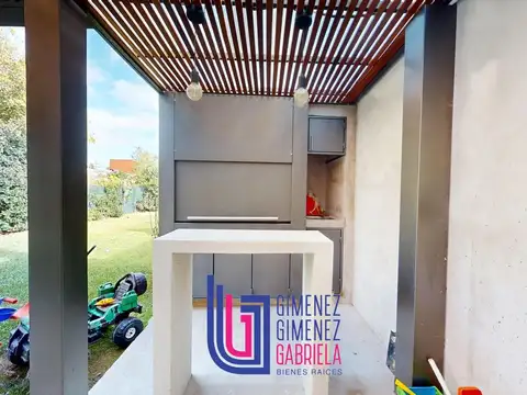 Casa 6 ambientes con 1 baño