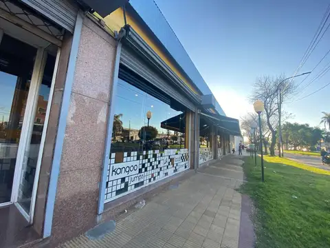 Local en Venta en Valentin Alsina, USD 690.000