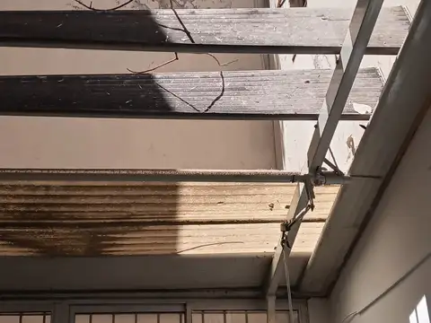 Departamento tipo casa en venta en Abasto con patio