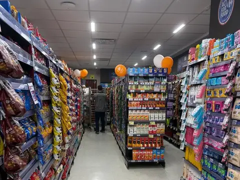 Local en Venta en Parque Rivadavia, USD 400.000