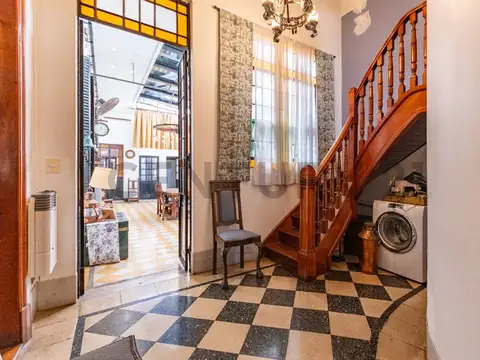 Casa 6 ambientes con 2 baños