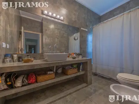 VENTA CASA-UNA PLANTA-IMPECABLE. JARDIN ARBOLADO. PILETA-TORTUGUITAS APTO CRÉDITO