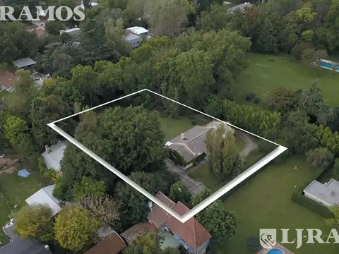 Casa 5 ambientes con 2 baños