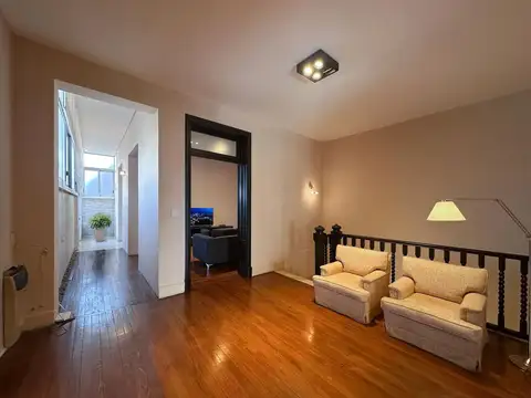 Casa en planta alta con 2 o 3 dormitorios, patio y terraza en Abasto