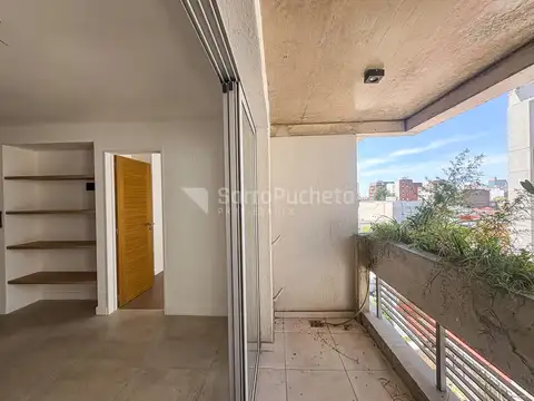 Alquiler departamento 2 ambientes con cochera en Morón Sur.