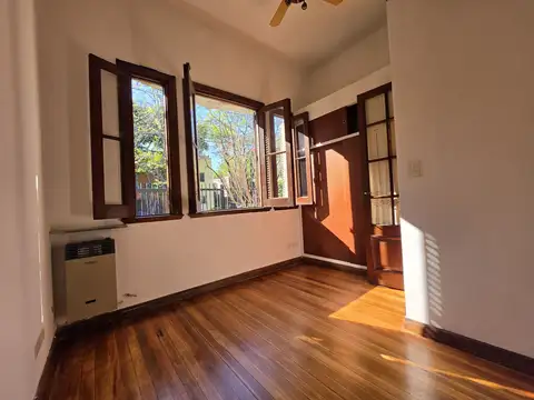 Depto Tipo Casa en Alquiler 40 años