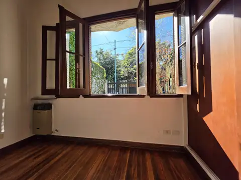 Depto Tipo Casa en Alquiler con 1 cocheras