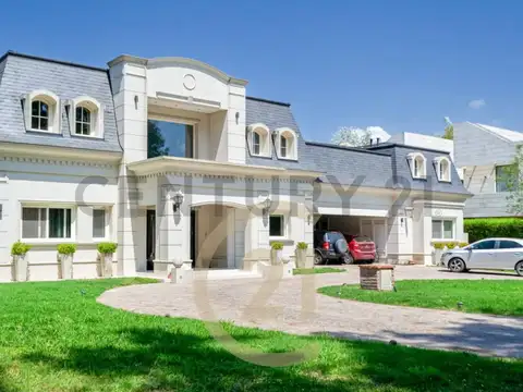 CASA ESTILO FRANCES EN BARRIO SAINT THOMAS