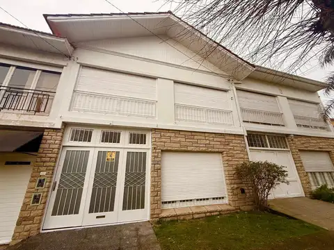 Oficina en Alvear 3300 de cuatro ambientes apto profesional
