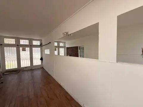 Oficina 4 ambientes con 2 baños
