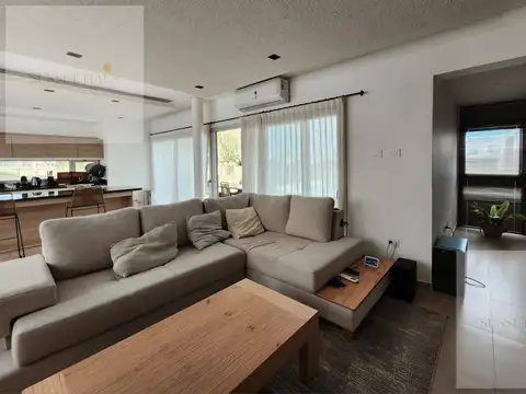 Casa en Alquiler de 3 dormitorios