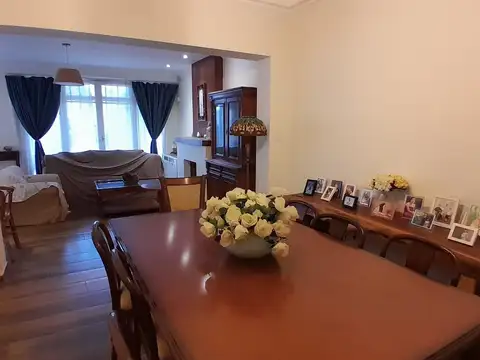 Casa en Venta con 4 cocheras