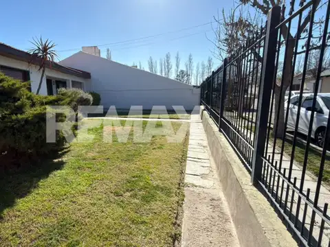 Casa 6 ambientes con 1 baño
