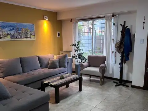 Depto Tipo Casa en Venta con 1 cocheras