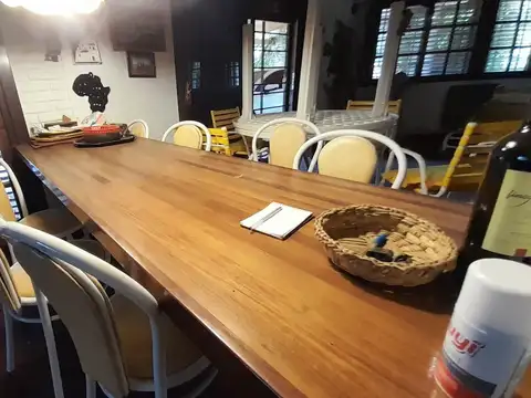 VENTA CASA 5 AMBIENTES PONTEVEDRA. PARQUE COCHERA