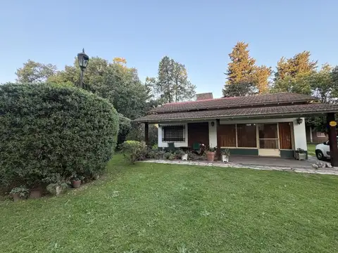 Casa Quinta con Pileta en Parque San Martin - Merlo