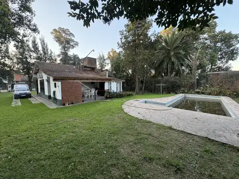 Casa en Venta con 2 cocheras